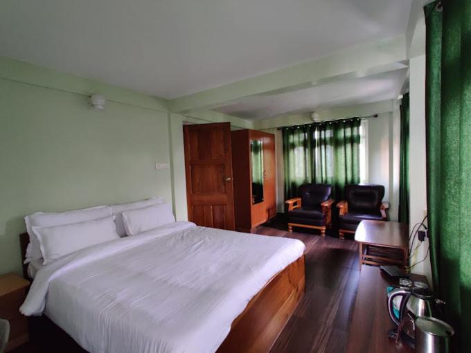 Hotel Artistic Greystone Dreams Kalimpong Exterior foto